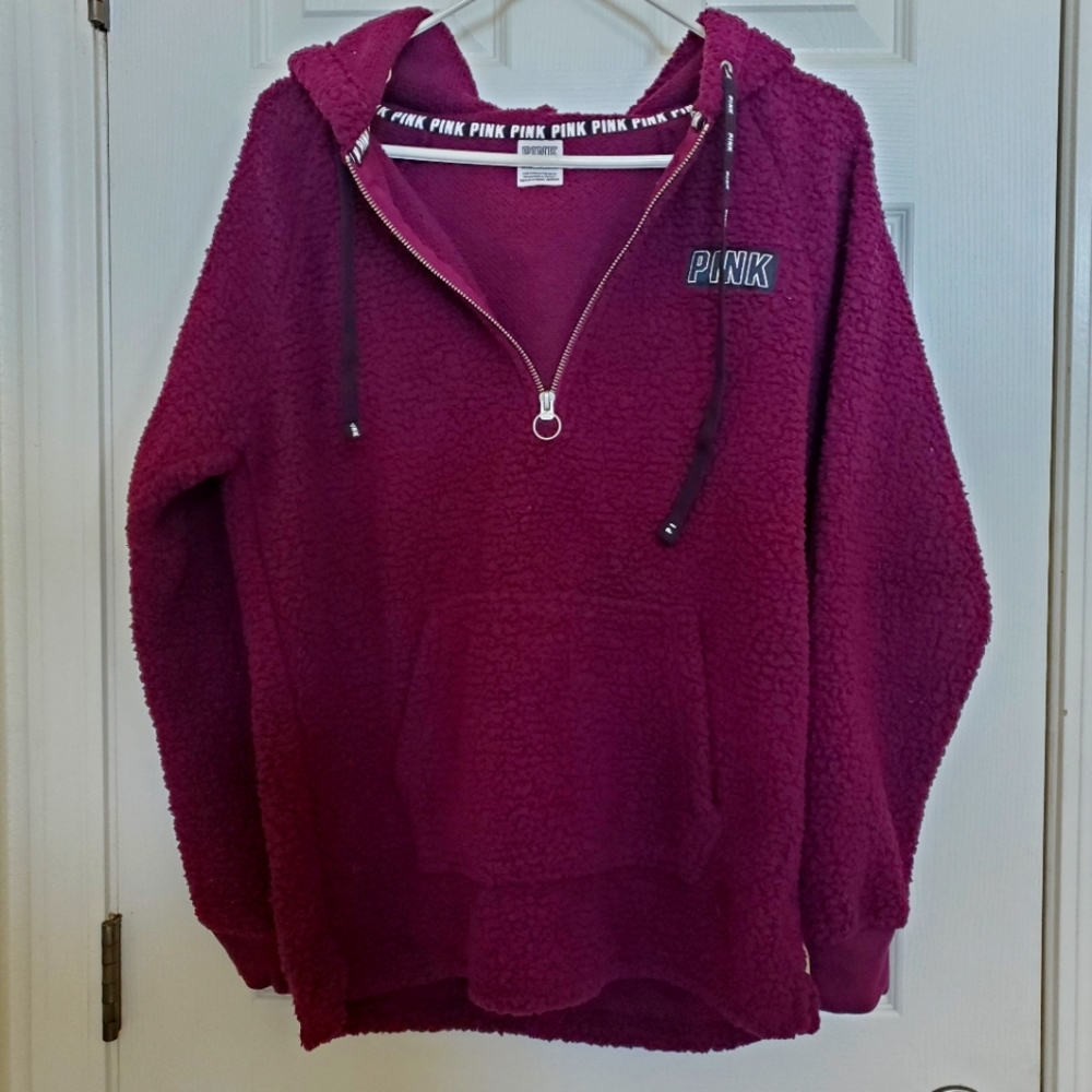Burgundy/maroon sweater hoodie with zipper